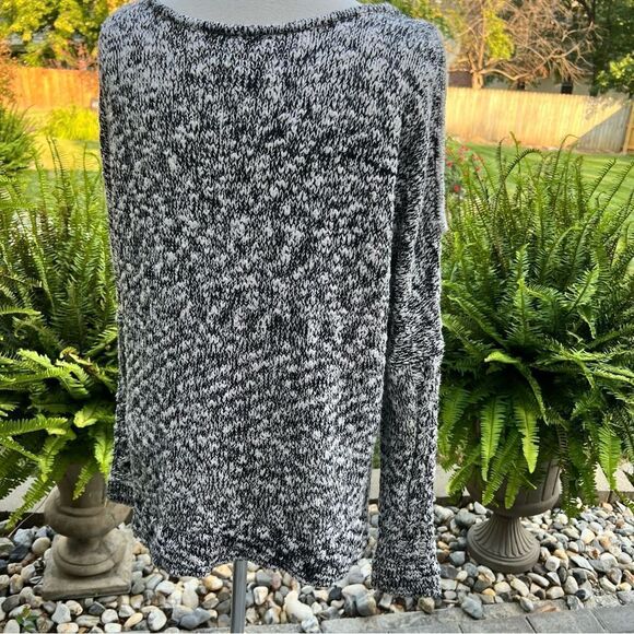 Ocean Drive Cable Knit Sweater Oversized Cold Shoulder size Medium - Picture 3 of 8